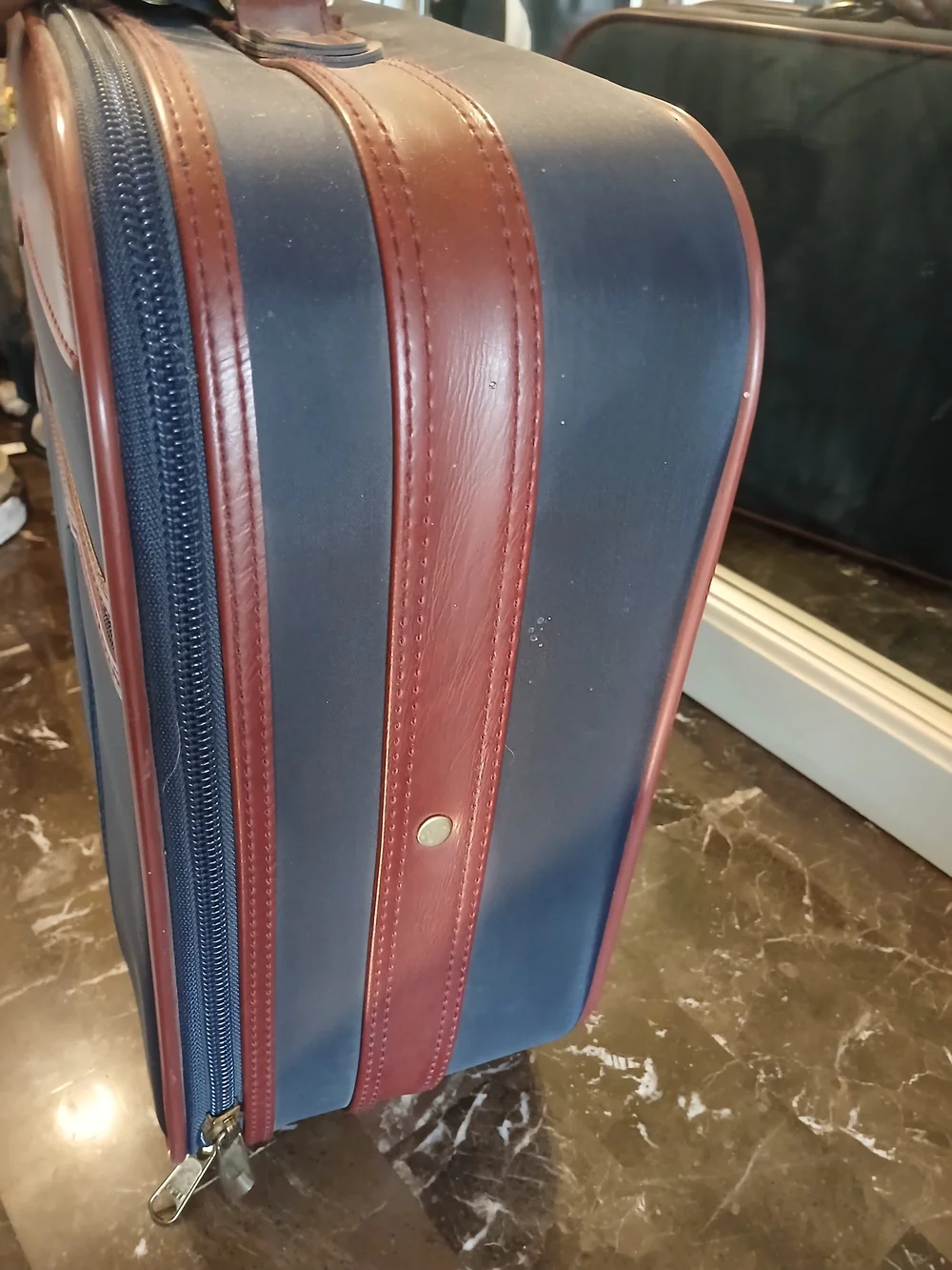 Giordano Men’s Navy and Brown Professional Two-Tone Travel Bag
